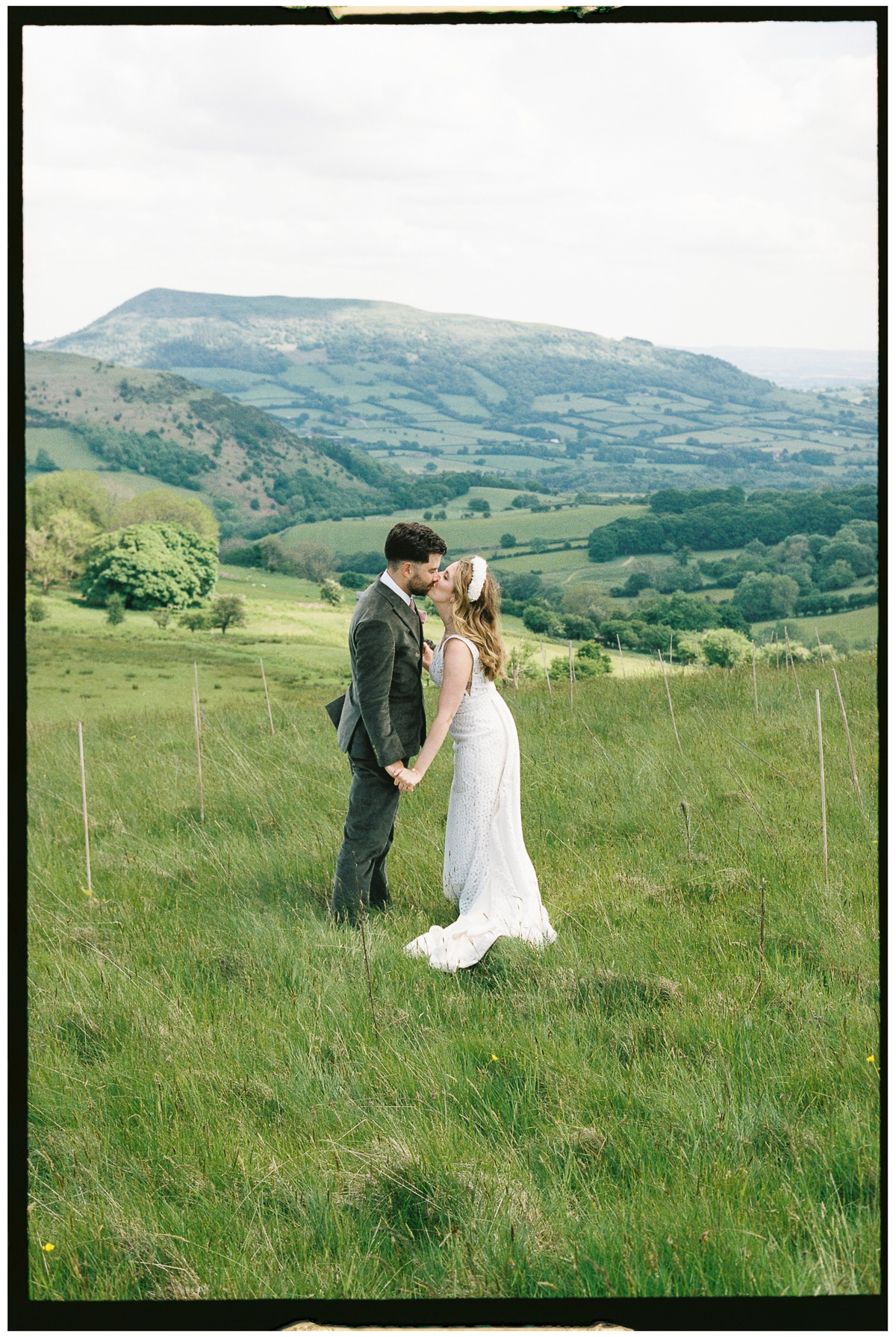 SUGAR LOAF BARN 35MM FILM WEDDING PHOTOGRAPHY UK 040 SUGAR LOAF BARN 35MM FILM WEDDING PHOTOGRAPHY UK 040